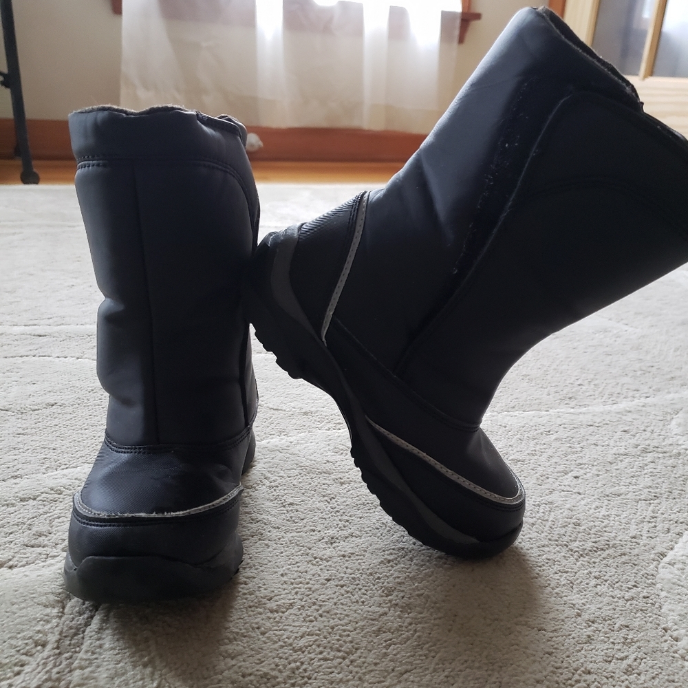 EUC Lands End Toddler Snow Boots (Size 11)